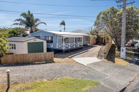 Photo of property in 1/9 Titoki Street, Te Atatu Peninsula, Auckland, 0610