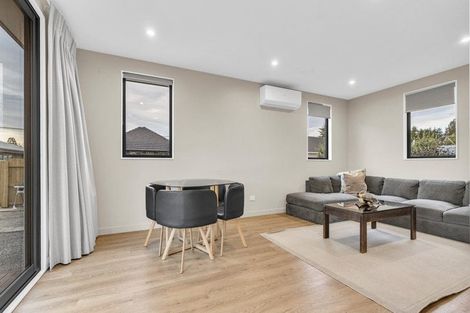 Photo of property in 2/397 Sawyers Arms Road, Harewood, Christchurch, 8051