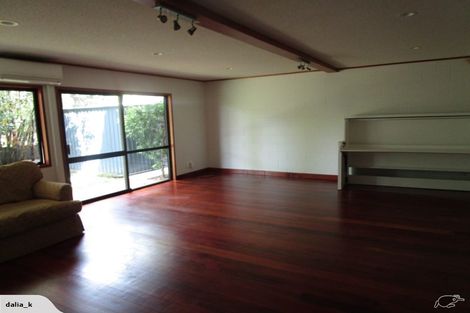 Photo of property in 2/8 Kaihu Street, Northcote, Auckland, 0627