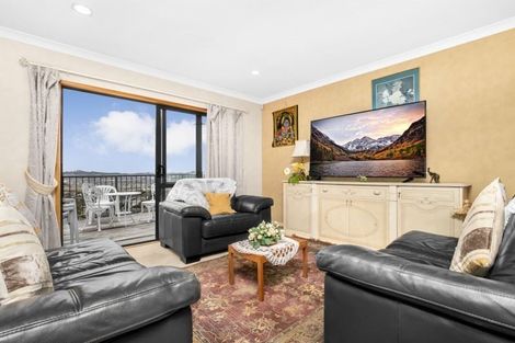 Photo of property in 132 Redoubt Road, Goodwood Heights, Auckland, 2105
