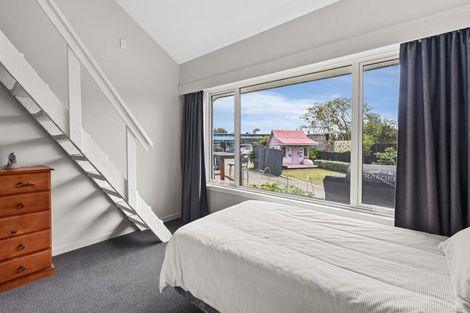 Photo of property in 82 Effingham Street, North New Brighton, Christchurch, 8083