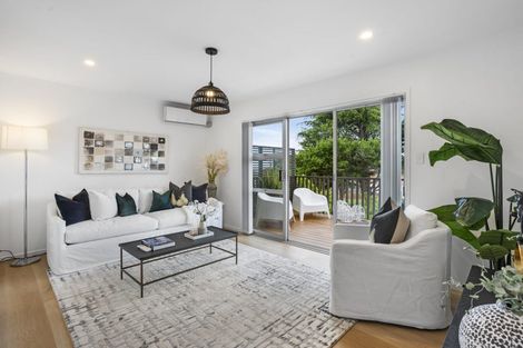 Photo of property in 2/57 Moana Avenue, One Tree Hill, Auckland, 1061