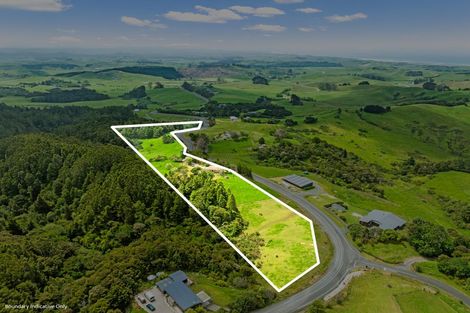 Photo of property in 142 Massey Road, Waipu, 0582