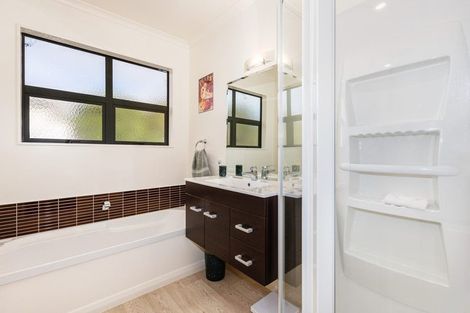 Photo of property in 68 Kiwi Crescent, Tawa, Wellington, 5028