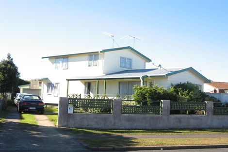 Photo of property in 11 Seaward Place, Wattle Downs, Auckland, 2103