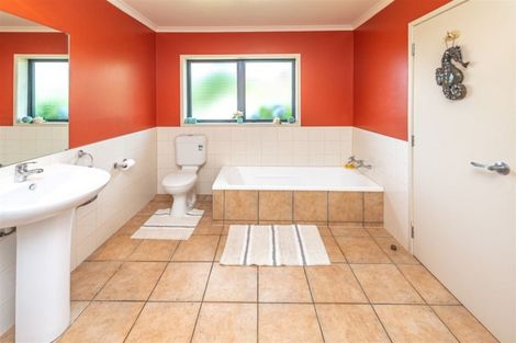 Photo of property in 415 Makirikiri Road, Marton, 4789