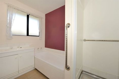 Photo of property in 2/14 Innisfree Place, Northwood, Christchurch, 8051