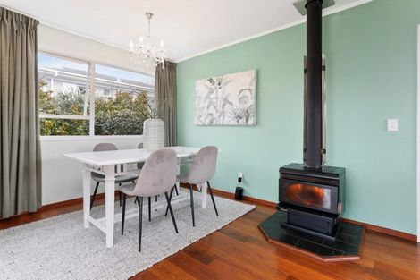 Photo of property in 56 Mirrabooka Avenue, Botany Downs, Auckland, 2010