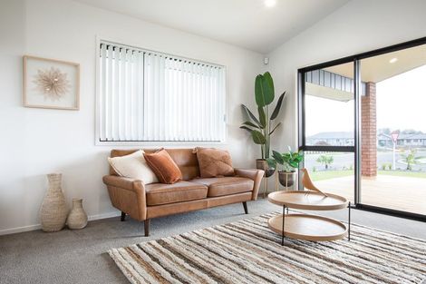 Photo of property in 54 Kitemaunga Avenue, One Tree Point, 0118