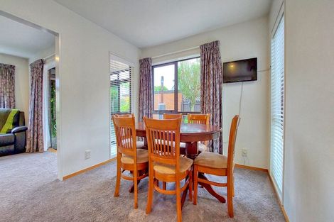 Photo of property in 2/14 Strauss Place, Somerfield, Christchurch, 8024