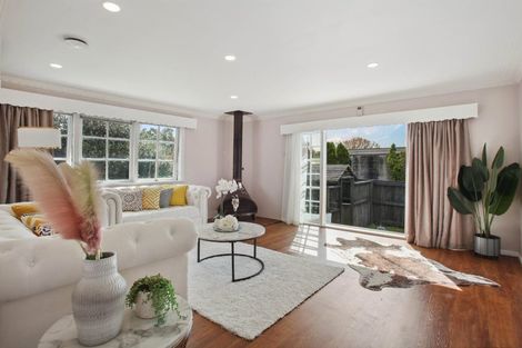 Photo of property in 32 Glenmore Road, Sunnyhills, Auckland, 2010