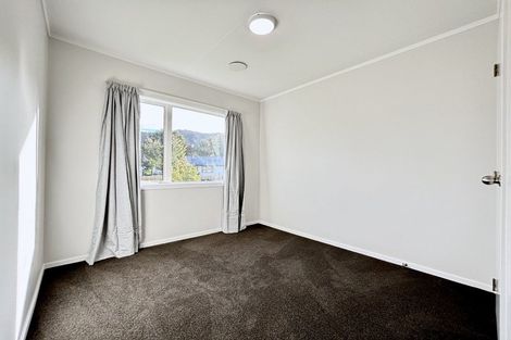 Photo of property in 350 Wellington Road, Wainuiomata, Lower Hutt, 5014