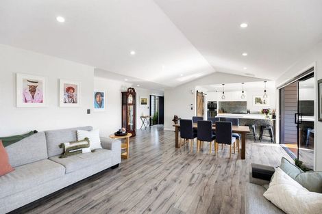 Photo of property in 11 South Oaks Close, Pukemoremore, Cambridge, 3493