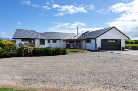Photo of property in 14 Centre Road, Matamau, Dannevirke, 4977