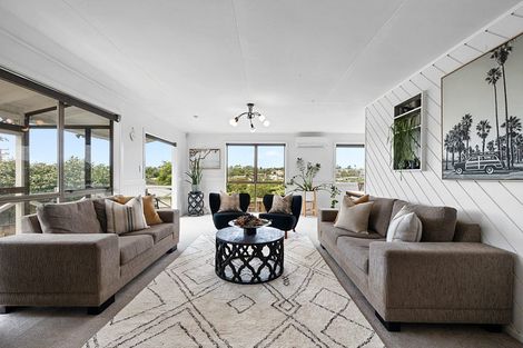 Photo of property in 85 Cumberland Street, Welbourn, New Plymouth, 4312