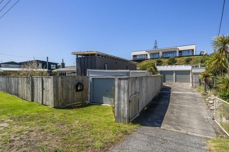 Photo of property in 48 Moana Street, Otaki Beach, Otaki, 5512