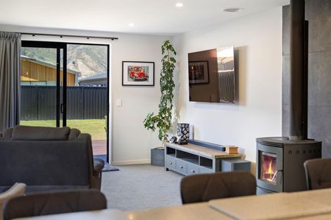 Photo of property in 5 Dunn Street, Lake Hawea, 9382