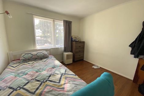 Photo of property in 38 Buscomb Avenue, Henderson, Auckland, 0610