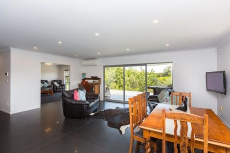 Photo of property in 11 Settlers Close, Whalers Gate, New Plymouth, 4310
