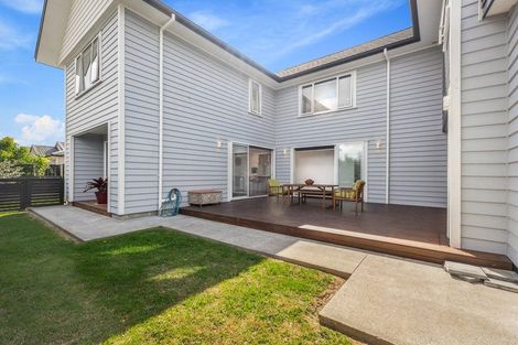 Photo of property in 17 Walter Ruddock Avenue, Kumeu, 0810
