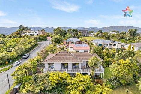 Photo of property in 42 Matuhi Street, Tirohanga, Lower Hutt, 5010