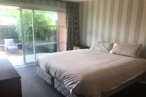 Photo of property in 13 Straven Road, Riccarton, Christchurch, 8011