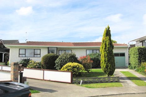 Photo of property in 79 Aorangi Road, Paraparaumu, 5032