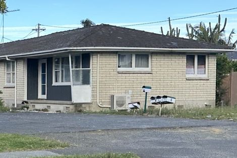 Photo of property in 1/215 Swanson Road, Henderson, Auckland, 0610