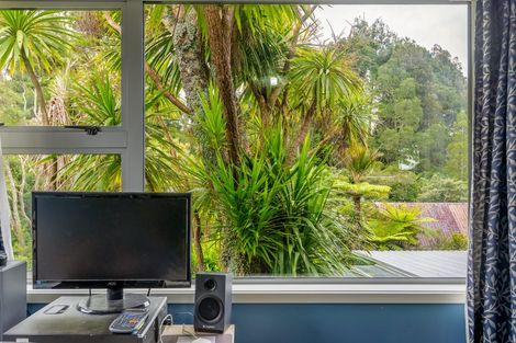 Photo of property in 8 Rimu Road, Oratia, Auckland, 0604