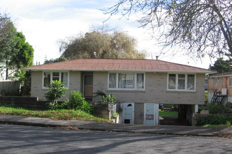 Photo of property in 93 Matipo Road, Te Atatu Peninsula, Auckland, 0610