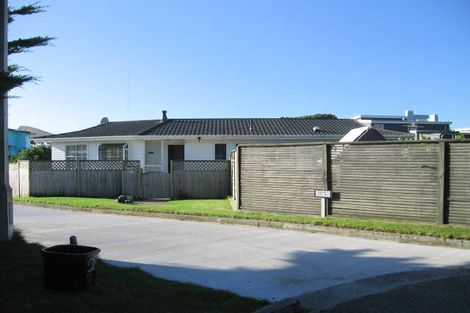 Photo of property in 1 Bothamley Lane, Titahi Bay, Porirua, 5022