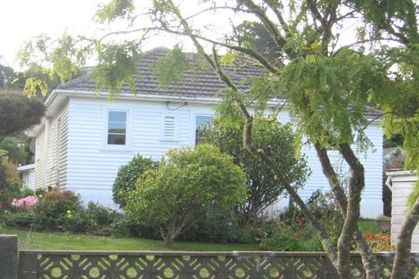 Photo of property in 32 Allington Road, Karori, Wellington, 6012
