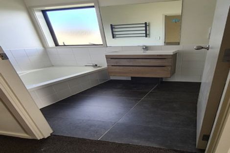 Photo of property in 12 Barnea Circle, Glen Eden, Auckland, 0602