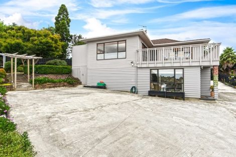 Photo of property in 25 Orinda Close, Botany Downs, Auckland, 2010