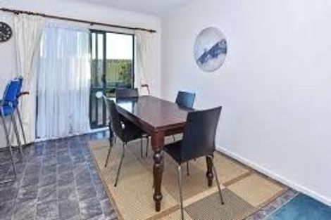 Photo of property in 21 Pitt Avenue, Clendon Park, Auckland, 2103