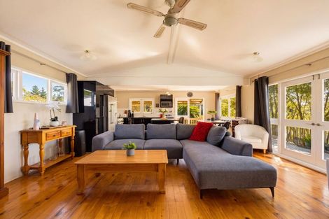 Photo of property in 29 Cedar Terrace, Stanmore Bay, Whangaparaoa, 0932