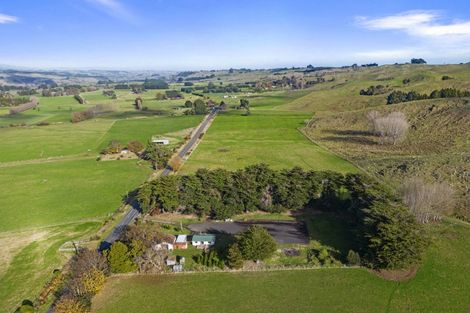Photo of property in 251 Apiti Road, Kimbolton, Feilding, 4777