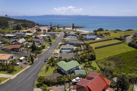 Photo of property in 42 Stratford Drive, Cable Bay, 0420