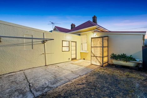 Photo of property in 77 Wesley Street, South Dunedin, Dunedin, 9012