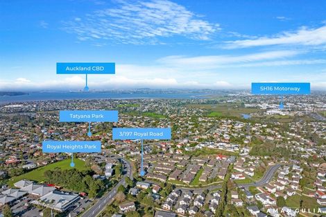 Photo of property in 3/197 Royal Road, Massey, Auckland, 0614