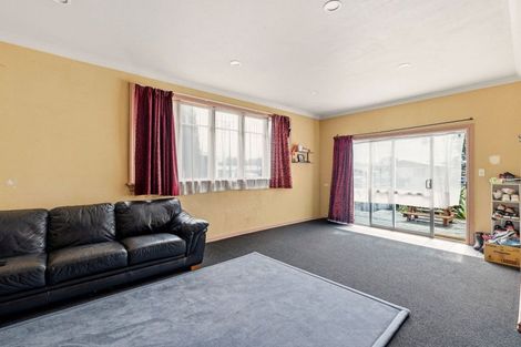 Photo of property in 28 Kowhai Street, Castlecliff, Whanganui, 4501