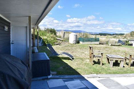 Photo of property in 60 Sarah Street, Waikawa Beach, Manakau, 5573