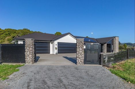 Photo of property in 63 Ohau Gravels Way, Ohau, Levin, 5570