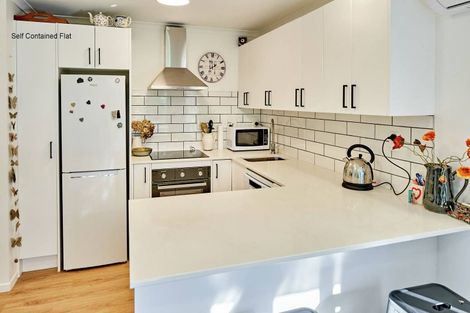 Photo of property in 16 Hudson Street, Island Bay, Wellington, 6023