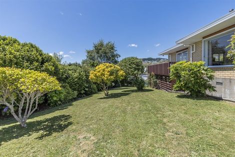 Photo of property in 17 Latitude Close, Whitby, Porirua, 5024