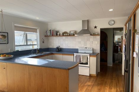 Photo of property in 3 Del Mar Place, Merrilands, New Plymouth, 4312