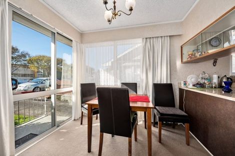 Photo of property in 2/166 Waterloo Road, Hutt Central, Lower Hutt, 5010