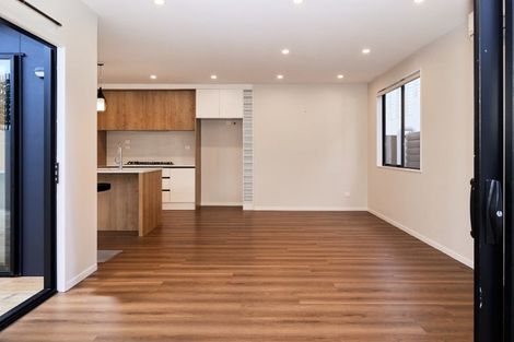 Photo of property in 36c Eastern Beach Road, Bucklands Beach, Auckland, 2012