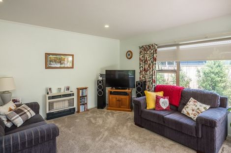 Photo of property in 4 Kaikomako Road, Waikanae, 5036