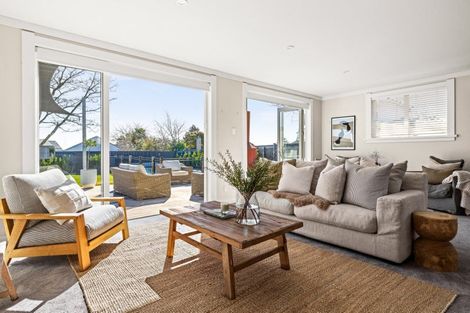 Photo of property in 8 Emerald Hill, Havelock North, 4130